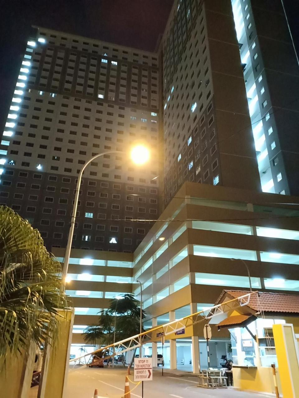 Apartamento Casa Inderaloka Pantai Batu Buruk Kuala Terengganu Exterior foto