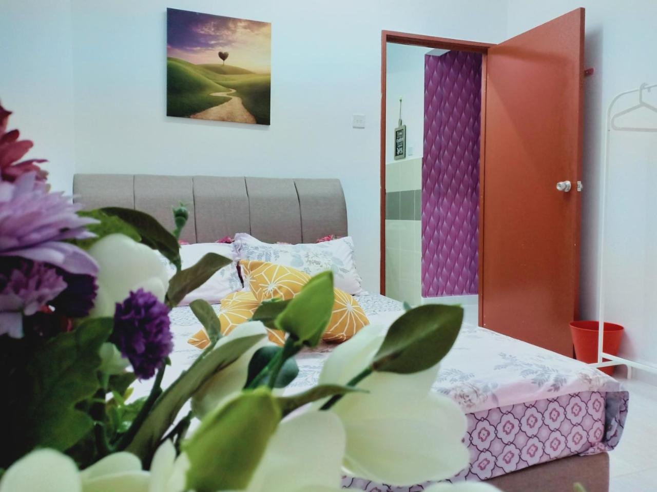 Apartamento Casa Inderaloka Pantai Batu Buruk Kuala Terengganu Exterior foto